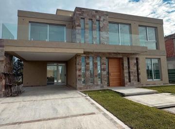 Casa de 6 ambientes, Ezeiza · Casa en Venta en Barrio Privado Terralagos