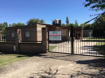 Casa · 80m² · 3 Ambientes · 1 Cochera · Alquiler en Funes