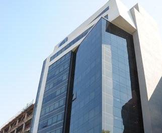 Oficina comercial · 330m² · 3 Cocheras · Ver Video! Tres Cocheras Fijas, Cubiertas! Vigilancia 24 Hs Impresionante Vista! Inmejorable Acces