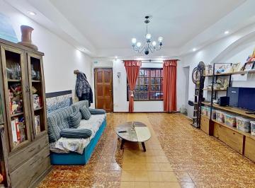 PH · 90m² · 4 Ambientes · 1 Cochera · Venta PH 4 Ambientes, con Entrada Independiente y Cochera en El Barrio de Nuñez