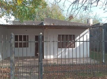 Casa · 83m² · 3 Ambientes · 1 Cochera · Se Vende Casa en Reconquista, Bº Las Flores