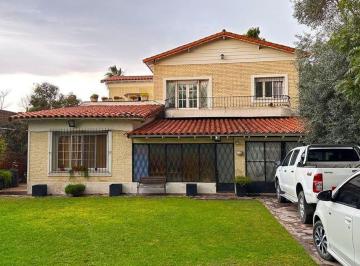 Casa · 150m² · 5 Ambientes · 2 Cocheras · Casa 7 Amb Venta Paso del Rey Gran Lote y Pileta