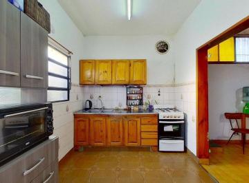 PH · 87m² · 3 Ambientes · Venta PH 3 Amb con Patio y Cochera Bernal Oeste