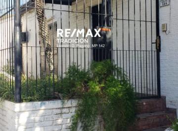 Casa · 246m² · 6 Ambientes · 1 Cochera · Casa en Venta 6 Amb. Microcentro