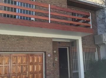 PH de 4 ambientes, Vicente López · Duplex Casa PH Completisima y Exquisita