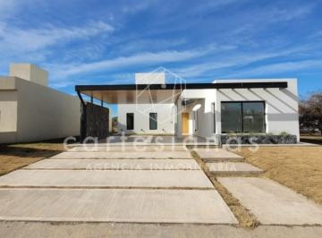 Casa · 195m² · 5 Ambientes · 2 Cocheras · Barrio Privado Las Cañitas Casa de Diseño 3 Dorm