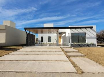 Casa · 195m² · 5 Ambientes · 2 Cocheras · Barrio Privado Las Cañitas Casa de Diseño 3 Dorm