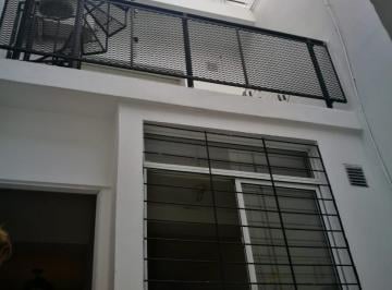 Casa de 1 ambiente, Rosario · Alvear y Guemes Triplex 1 Dorm. Patio Balcon Terraza C/parrillero