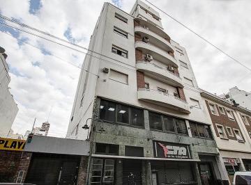 Oficina comercial · 228m² · 3 Ambientes · Oficina Estratégica en Constitución — 248?m² Funcionales con Patio Interno y Gran Conectividad