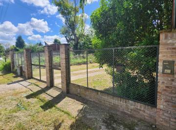 Casa · 100m² · 4 Ambientes · 2 Cocheras · Casa 3 Ambientes, con Amplio Terreno en Venta.