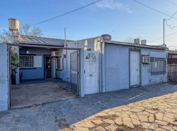 Casa de 6 ambientes, Resistencia · Vivienda Familiar con Monoambiente Al Frente – Quito 2045
