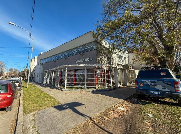 Local comercial · 956m²