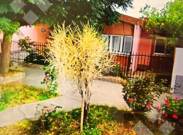 Casa · 194m² · 6 Ambientes · 1 Cochera · Venta Casa 4 Dorm., Las Diaguitas Al 1000 - Villa Regina
