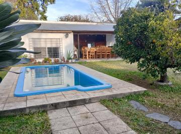 Casa · 160m² · 4 Ambientes · 2 Cocheras · Casa en Venta en Olivos Golf