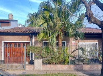 Casa · 160m² · 4 Ambientes · 2 Cocheras · Casa en Venta en Olivos Golf