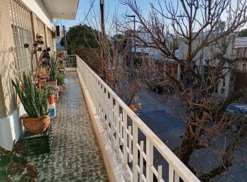 Casa · 414m² · 5 Ambientes · Lote Apto Desarrollo Barrio Pueyrredon