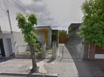 Casa · 167m² · 2 Dormitorios · 2 Cocheras · Casa en Calle Rivadavia 1269