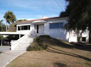 Casa · 400m² · 6 Ambientes · 2 Cocheras · Venta de Casa en Las Delicias.