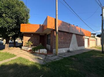 Casa · 4 Ambientes · 1 Cochera · Casa en Alquiler: Falucho a 1400 San Lorenzo Santa Fe