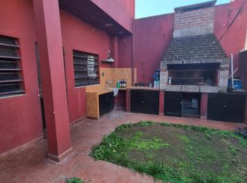Casa · 140m² · 4 Ambientes · 1 Cochera · Casa en Venta Jose León Suarez Patio Terraza y Cochera Cubierta Posibilidad Vivienda Multifamiliar