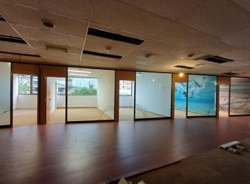 Oficina comercial · 353m² · 2 Cocheras · Oficina en Alquiler Sobre Av Libertador