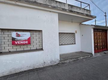 Casa · 131m² · 4 Ambientes · 1 Cochera · Casa en Quilmes Oeste