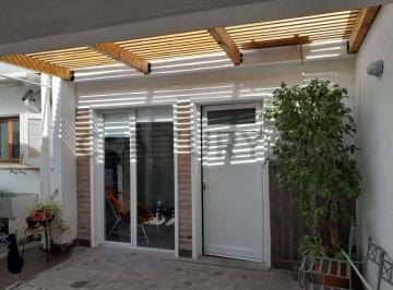 Casa · 56m² · 4 Ambientes · 1 Cochera · Vendemos Casa en Claromeco Apta Credito Bancario