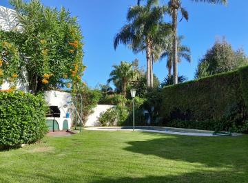 Casa · 300m² · 7 Ambientes · 2 Cocheras · Casa en Venta en Martinez a Una Cuadra de Libertador, 4 Dorm..