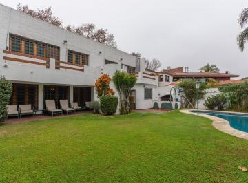 Casa · 300m² · 7 Ambientes · 2 Cocheras · Casa en Venta en Martinez a Una Cuadra de Libertador, 4 Dorm..