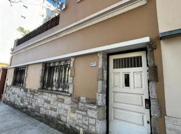 PH de 3 ambientes, Villa Devoto · Hermoso PH de 3 Ambientes y Escritorio en 2 Plantas. Al Frente con Terraza
