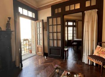 Departamento de 4 ambientes, Balvanera · Señorial Semipiso de 4 Amb Al Frente Sobre Esquina / Bartolomé Mitre 1800