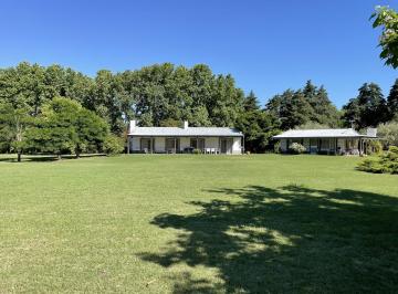 Casa · 208m² · 7 Ambientes · Venta Casas 7 Amb Vista Bosque en Chacras del Ocho