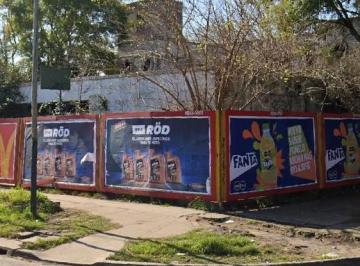 Edificio , Almirante Brown · Edificio de Dos Plantas en Venta
