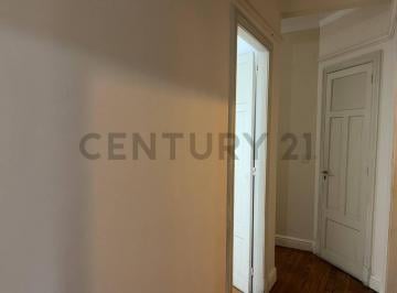 Departamento · 117m² · 6 Ambientes · Departamento Apto Profesional. Excelente Ubicacion. a Nuevo. Remodelada