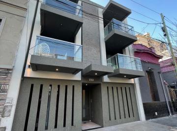 Departamento de 1 ambiente, Floresta · Amplio Departamento de 1 Ambiente Divisible 44 m² con Balcón y Parrilla.