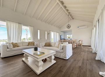 Casa · 190m² · 5 Ambientes · Casa en Ecuestre