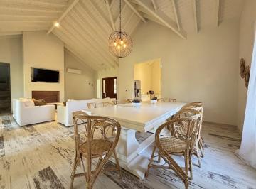 Casa · 178m² · 5 Ambientes · Alquiler Barrio Golf II en La Exclusiva Isla