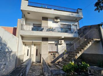 PH de 3 ambientes, Liniers · PH 3 Amb 2 Patio Terraza C/hab Serv. Venta. Liniers