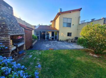 Casa · 104m² · 4 Ambientes · 2 Cocheras · Venta Casa 4 Ambientes Lote de 330 m² Isidro Casanova