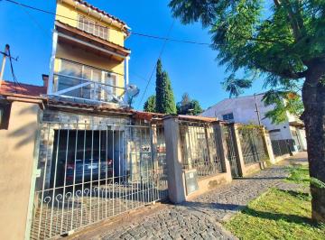 Casa · 104m² · 4 Ambientes · 2 Cocheras · Venta Casa 4 Ambientes Lote de 330 m² Isidro Casanova