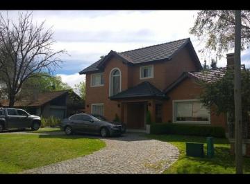 Casa · 290m² · 6 Ambientes · 3 Cocheras · Casa en Los Cardales