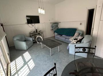PH de 3 ambientes, Lanús · Departamento Tipo Casa Primer Piso por Escalera.
