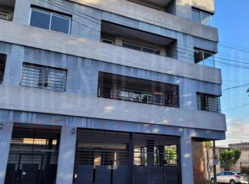 Departamento de 2 ambientes, Quilmes · Venta Departamento 2 Ambientes con Balcon y Cochera, Quilmes Centro.