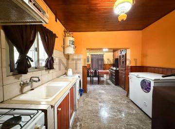 Casa · 115m² · 5 Ambientes · 2 Cocheras · Casas en Venta 3 Dorm., Tolosa. con Patio y Garage