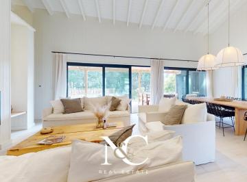 Casa · 167m² · 5 Ambientes · Casa en Venta en Costa Esmeralda 5 Ambientes
