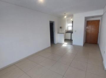 Departamento · 50m² · 3 Ambientes · Departamento Tres Ambientes en Alquiler Moron Centro