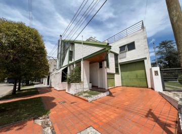 Casa de 5 ambientes, Brandsen · Casa 200 m², Ubicada en Coronel Brandsen, Buenos Aires.