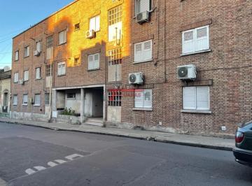 Departamento · 60m² · 2 Dormitorios · Departamento de 2 Dorm. Calle Cordoba.