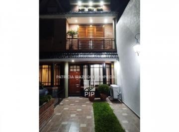 Casa · 120m² · 4 Ambientes · 1 Cochera · Triplex en Venta en Haedo