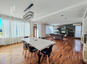 Casa · 245m² · 4 Ambientes · 4 Cocheras · Venta Casa Minimalista 4 Ambientes en El Barrio Altos del Sol, Parque Leloir